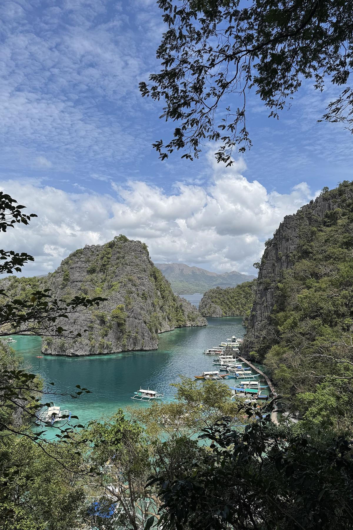 Coron wreck diving