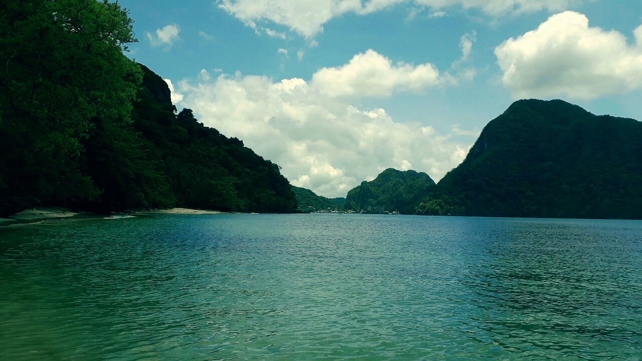 El Nido town beach